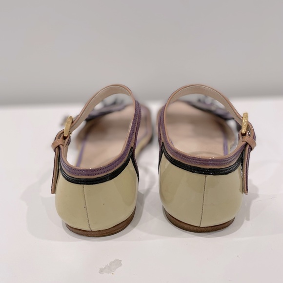 Prada Vernice Flower Sandals - Picture 2 of 4